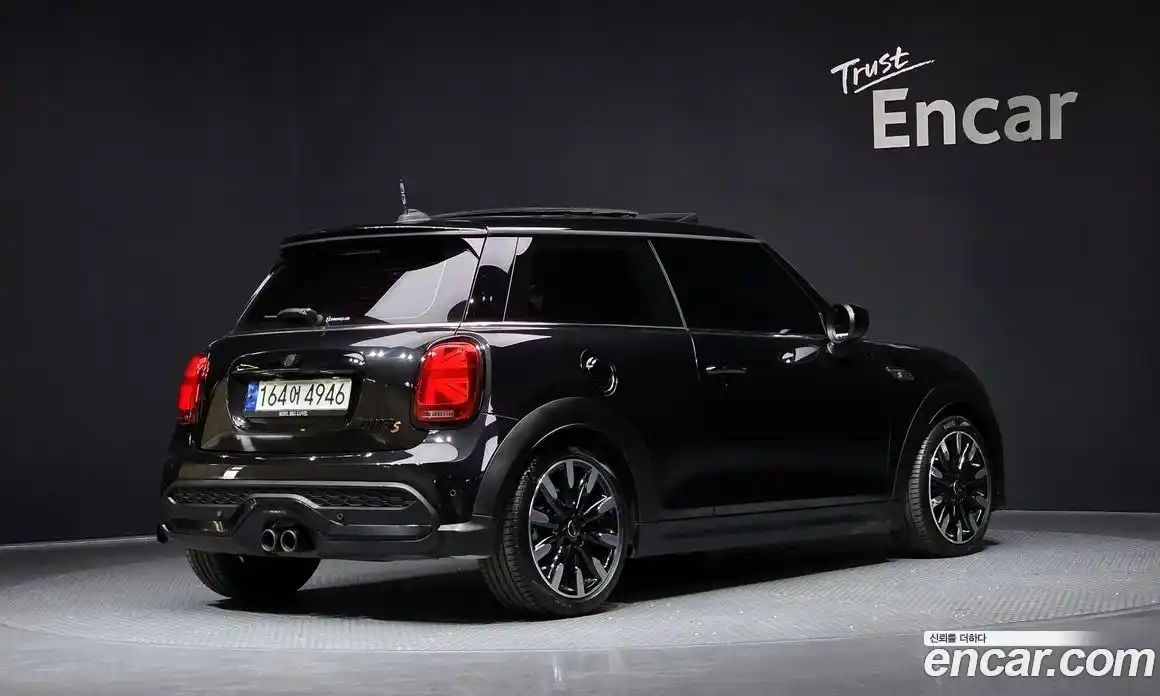 Mini Cooper 2023 2.0 Автомат в Москве № 749745, фото 2