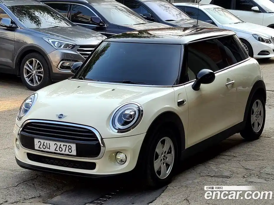 Mini Cooper 2019 1.5 Автомат в Москве № 749810, фото 1
