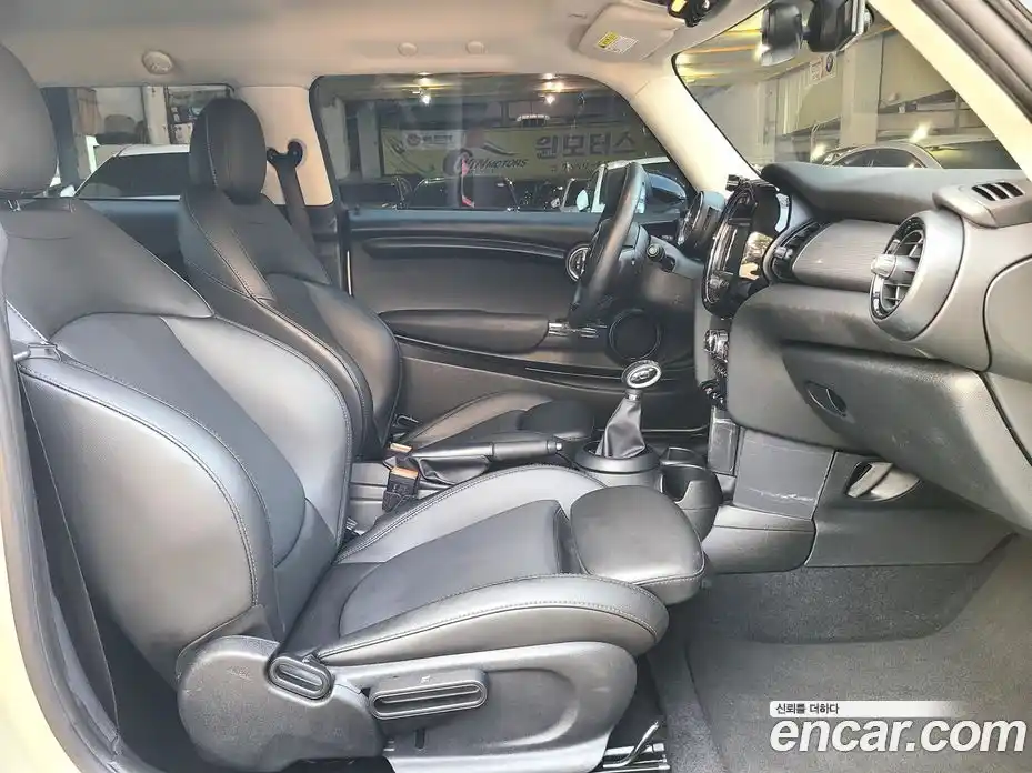 Mini Cooper 2019 1.5 Автомат в Москве № 749810, фото 13