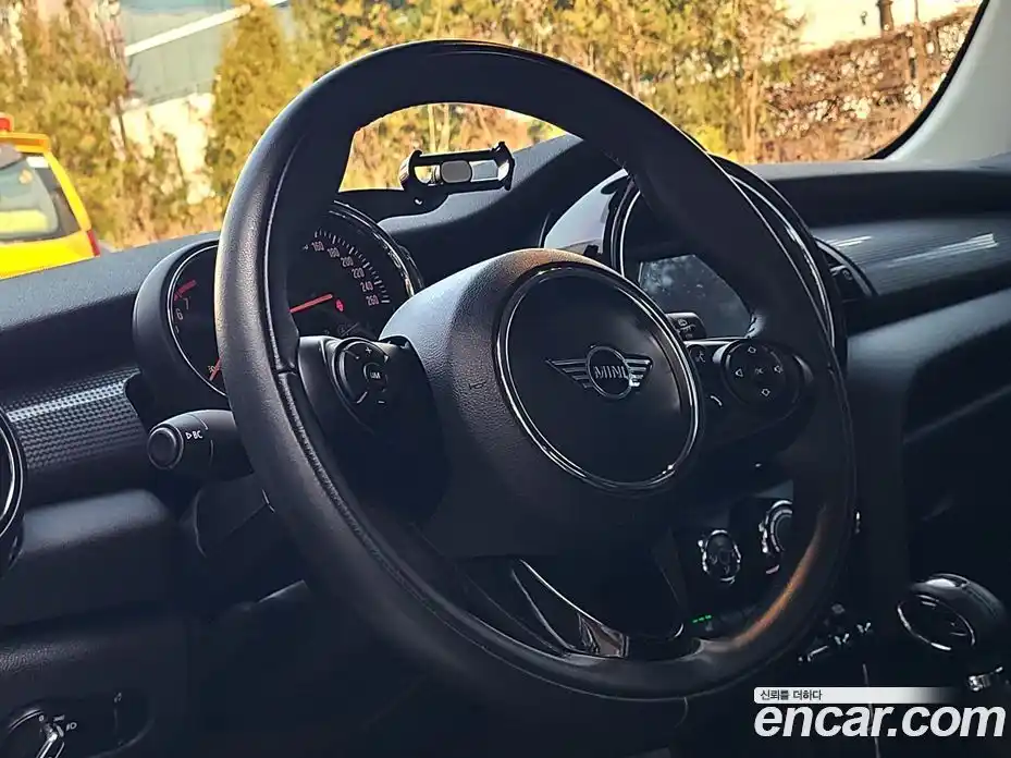 Mini Cooper 2019 1.5 Автомат в Москве № 749810, фото 14