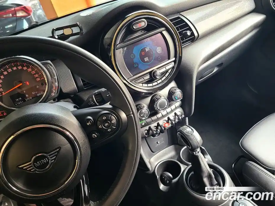 Mini Cooper 2019 1.5 Автомат в Москве № 749810, фото 15