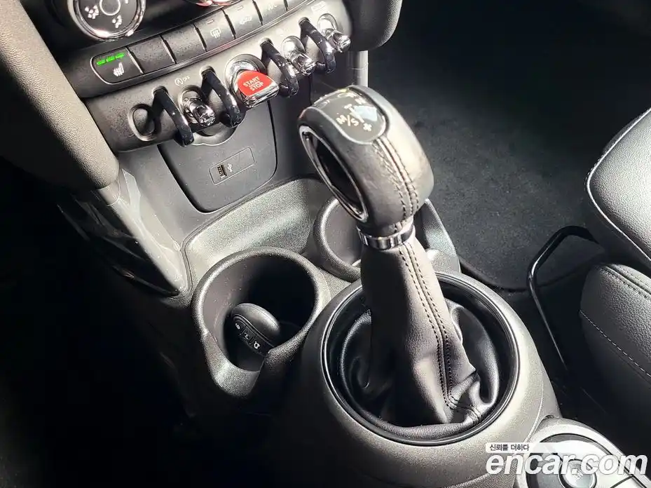 Mini Cooper 2019 1.5 Автомат в Москве № 749810, фото 19