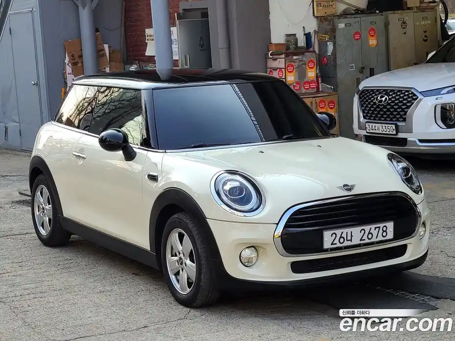 Mini Cooper 2019 1.5 Автомат в Москве № 749810, фото 2