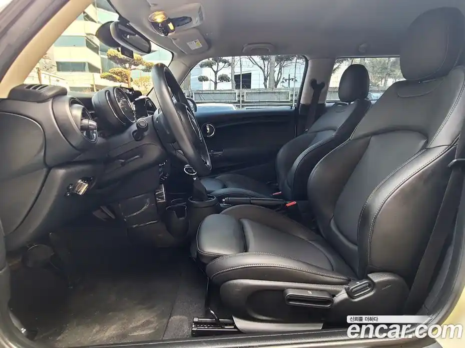 Mini Cooper 2019 1.5 Автомат в Москве № 749810, фото 10