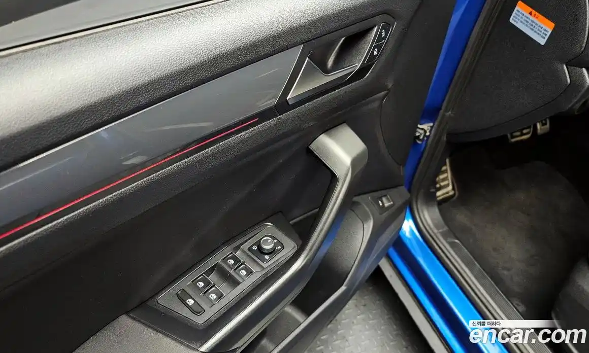 Volkswagen T-Roc 2021 2.0 Автомат в Москве № 749953, фото 18