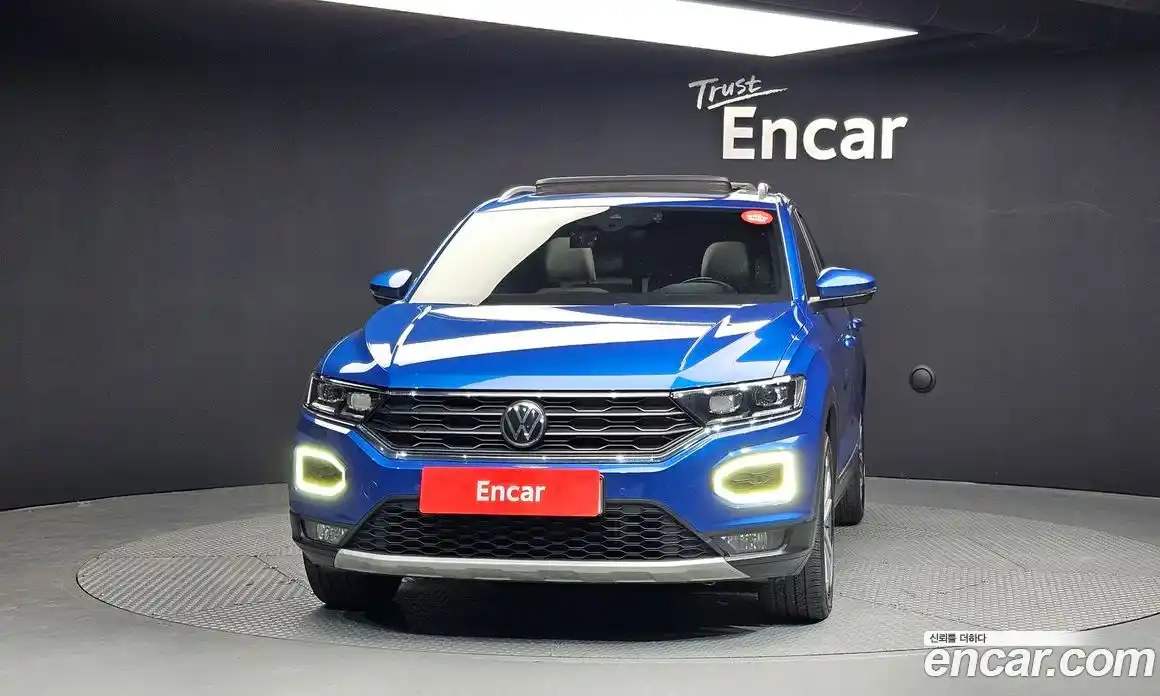 Volkswagen T-Roc 2021 2.0 Автомат в Москве № 749953, фото 3