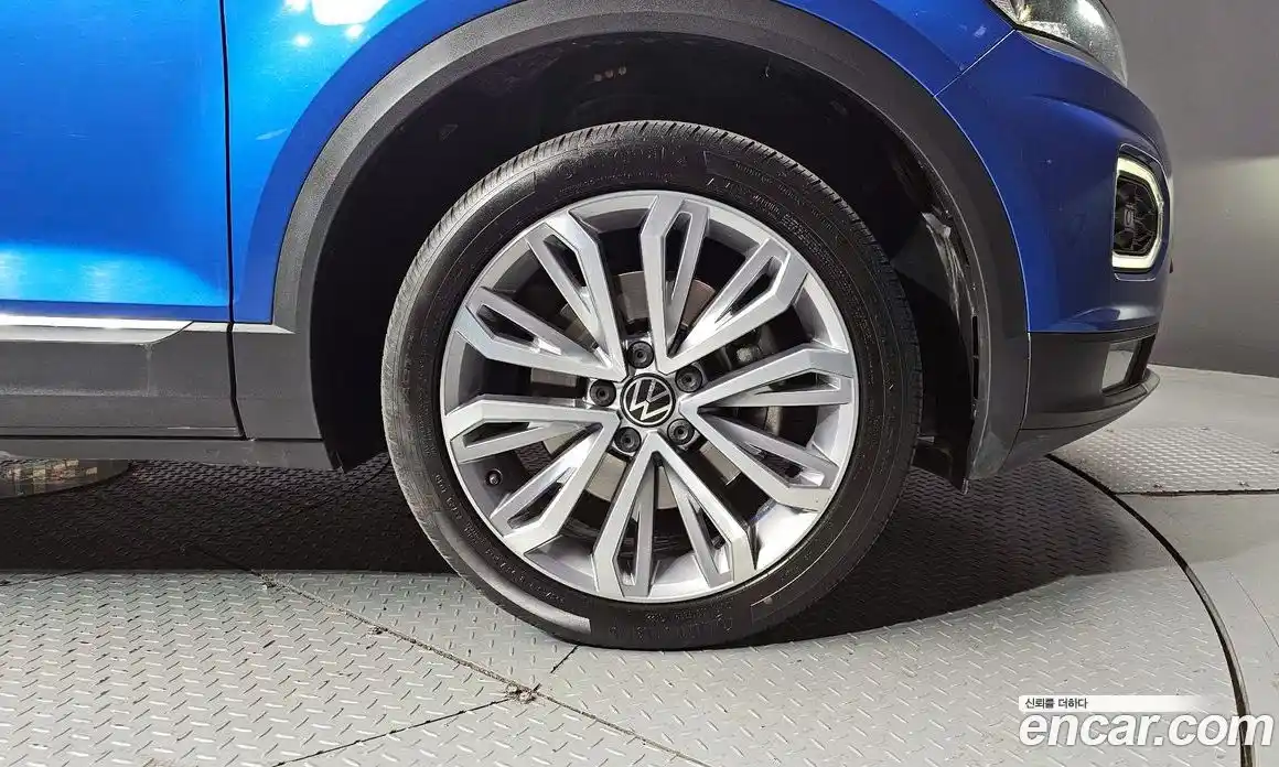 Volkswagen T-Roc 2021 2.0 Автомат в Москве № 749953, фото 5