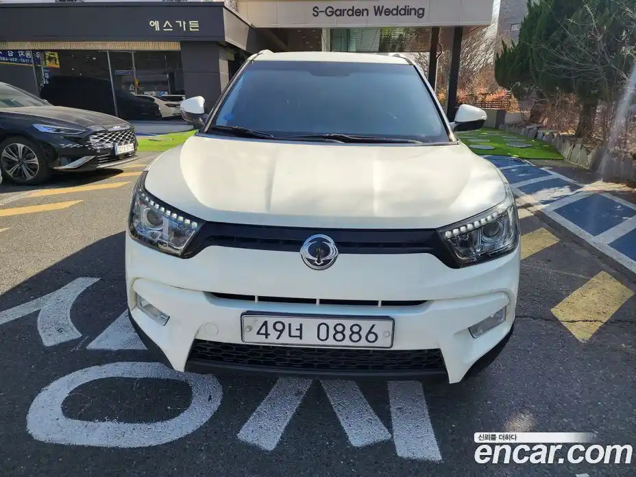 SsangYong TIBOLI 2016 1.6 Автомат в Москве № 756420, фото 1