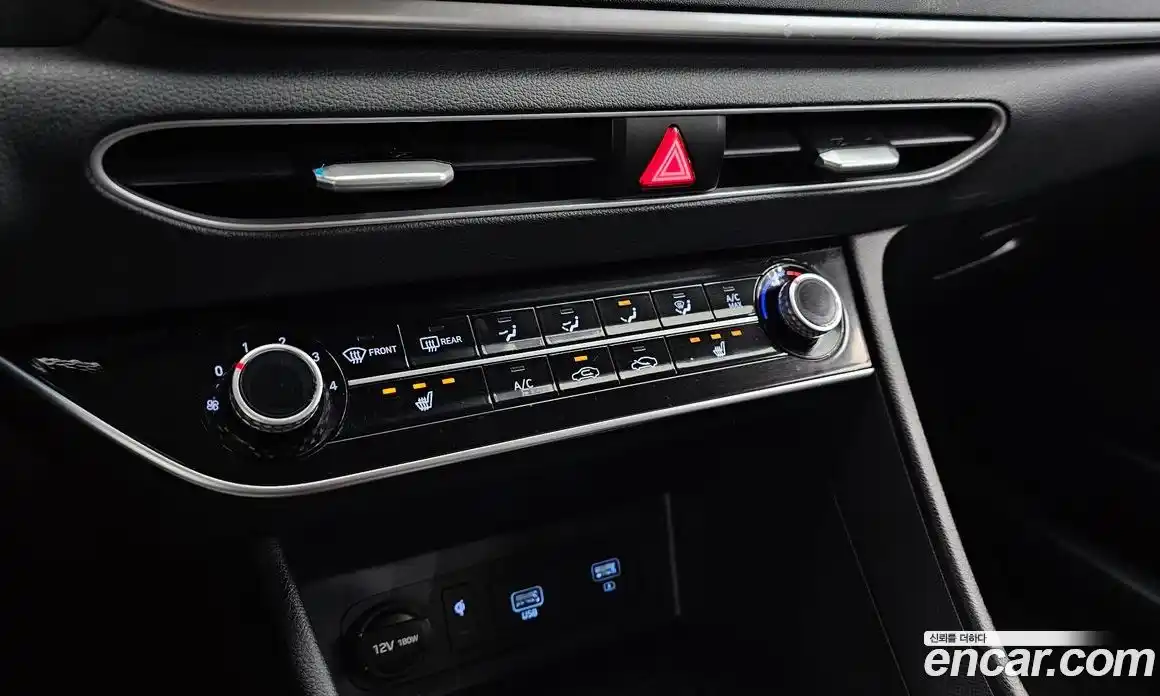 Hyundai Sonata 2020 2.0 Автомат в Москве № 756689, фото 17