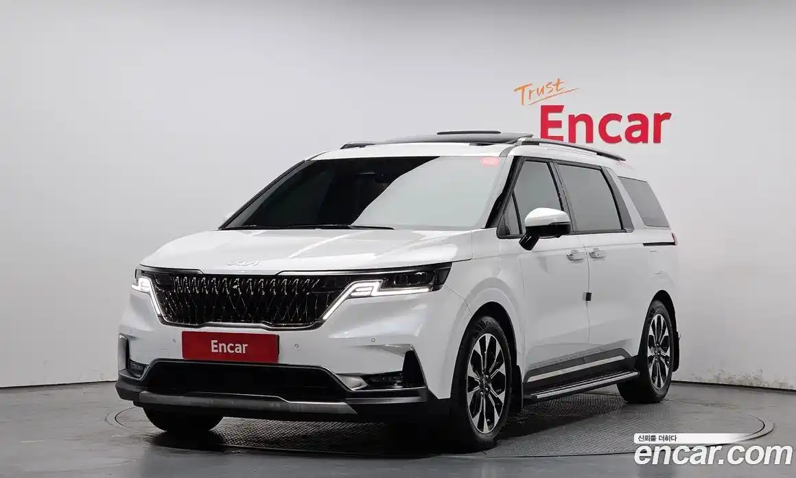 Kia Canival 2023 3.5 Автомат в Москве № 757292, фото 1