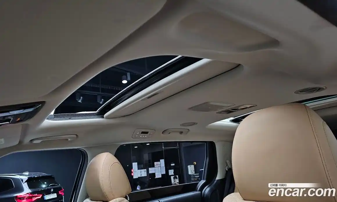 Kia Canival 2023 3.5 Автомат в Москве № 757292, фото 16