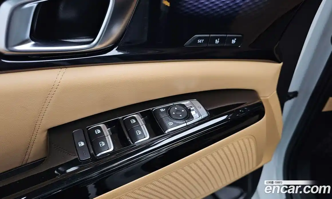 Kia Canival 2023 3.5 Автомат в Москве № 757292, фото 17