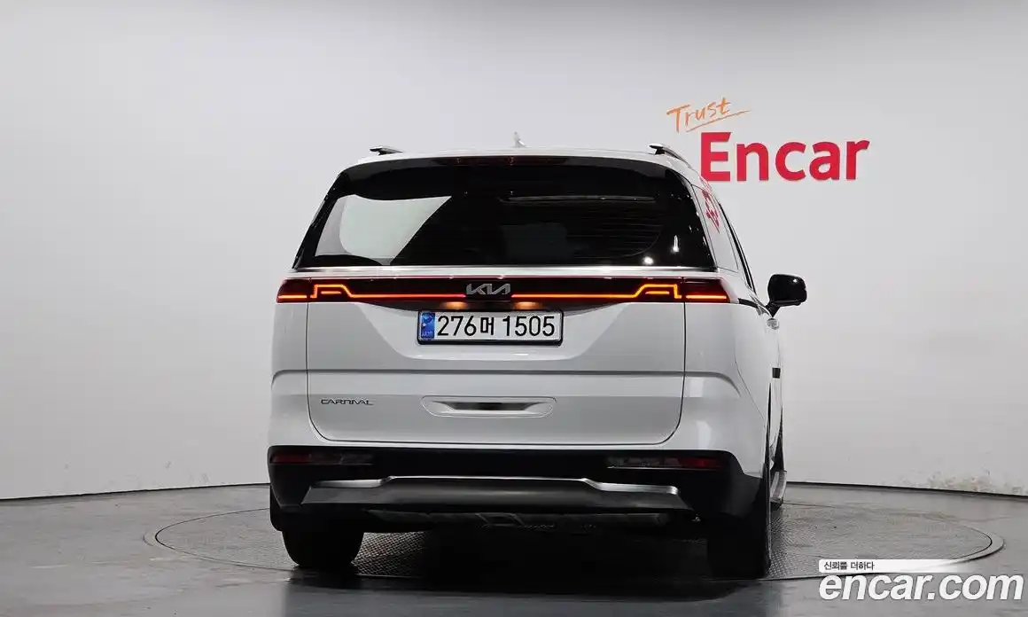 Kia Canival 2023 3.5 Автомат в Москве № 757292, фото 4