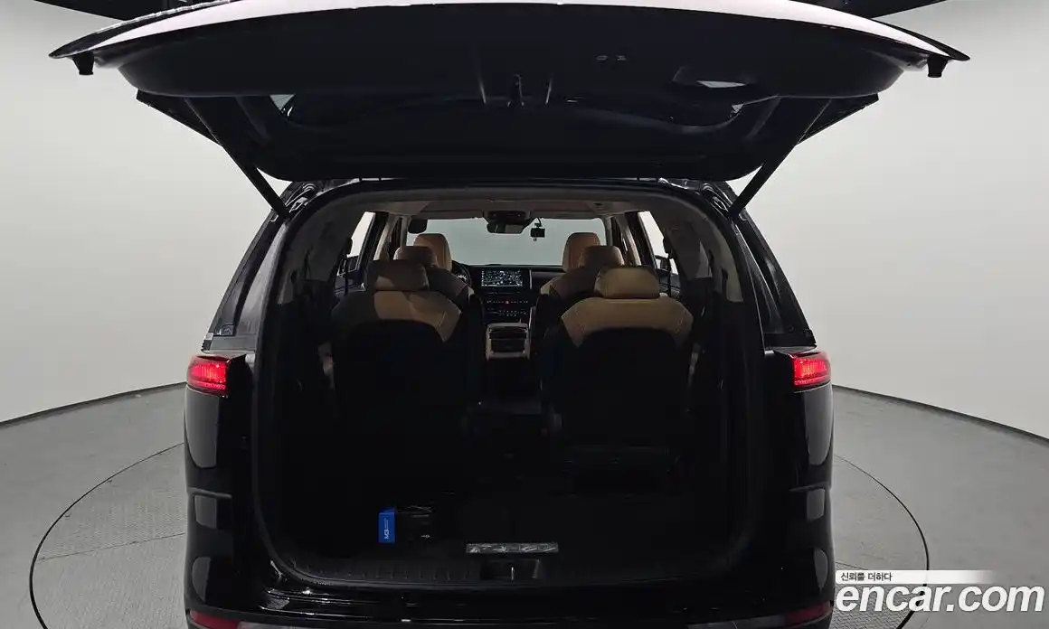 Kia Canival 2023 3.5 Автомат в Москве № 757316, фото 20