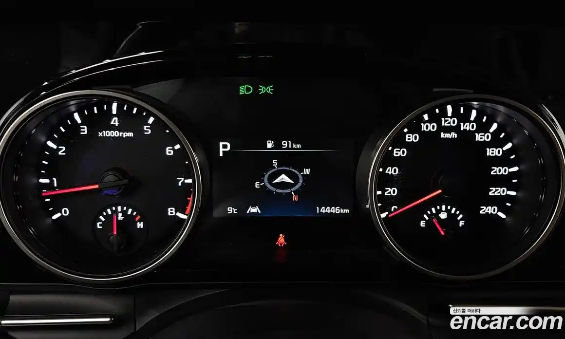 Kia Canival 2023 3.5 Автомат в Москве № 757316, фото 8