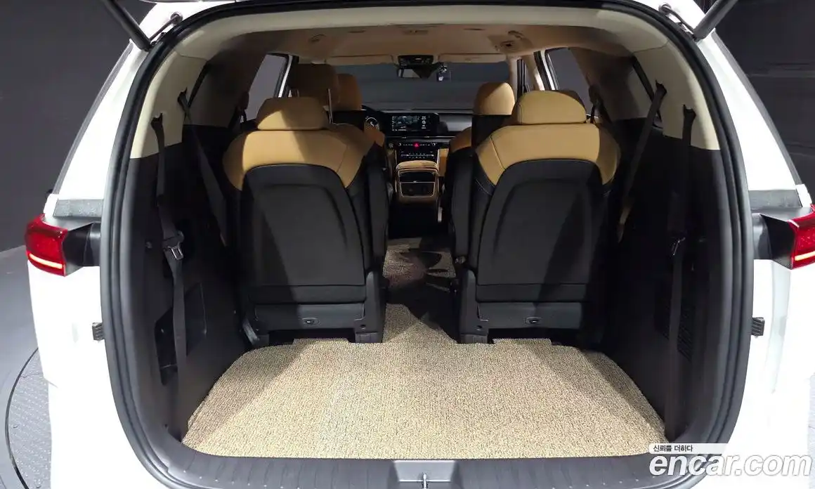 Kia Canival 2022 3.5 Автомат в Москве № 757560, фото 20