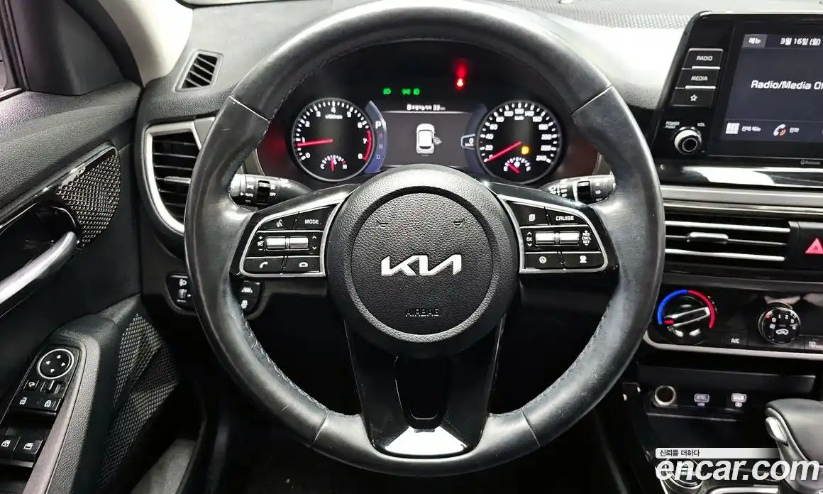 Kia Seltos 2022 1.6 Автомат в Москве № 757888, фото 13