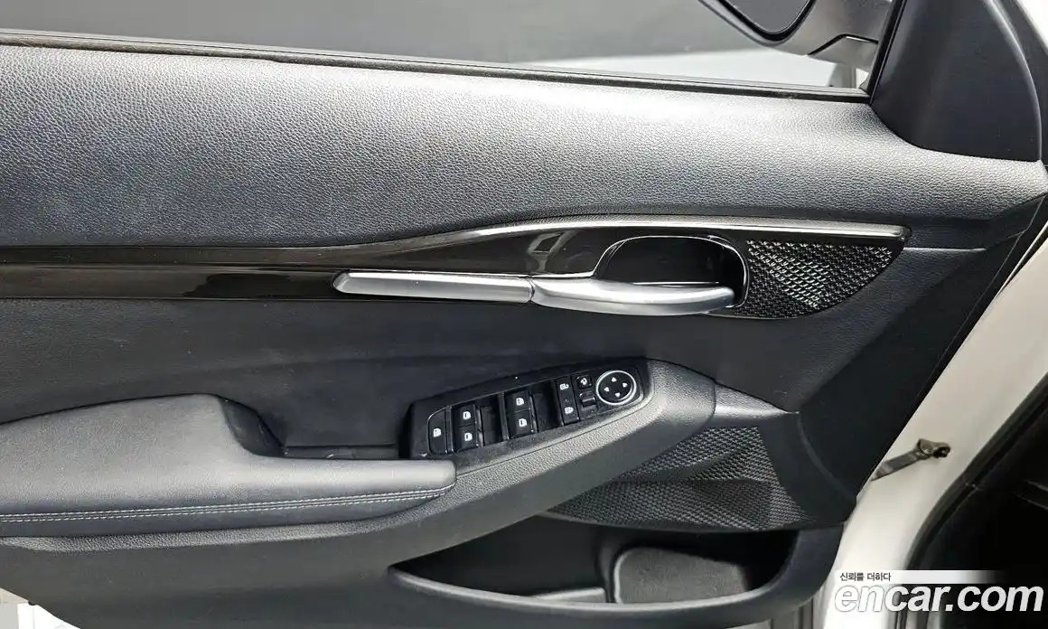 Kia Seltos 2022 1.6 Автомат в Москве № 757888, фото 17