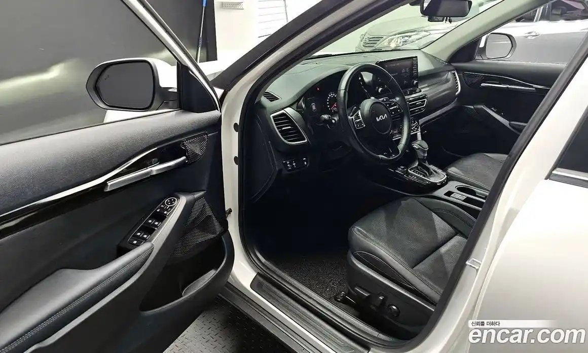 Kia Seltos 2022 1.6 Автомат в Москве № 757888, фото 10