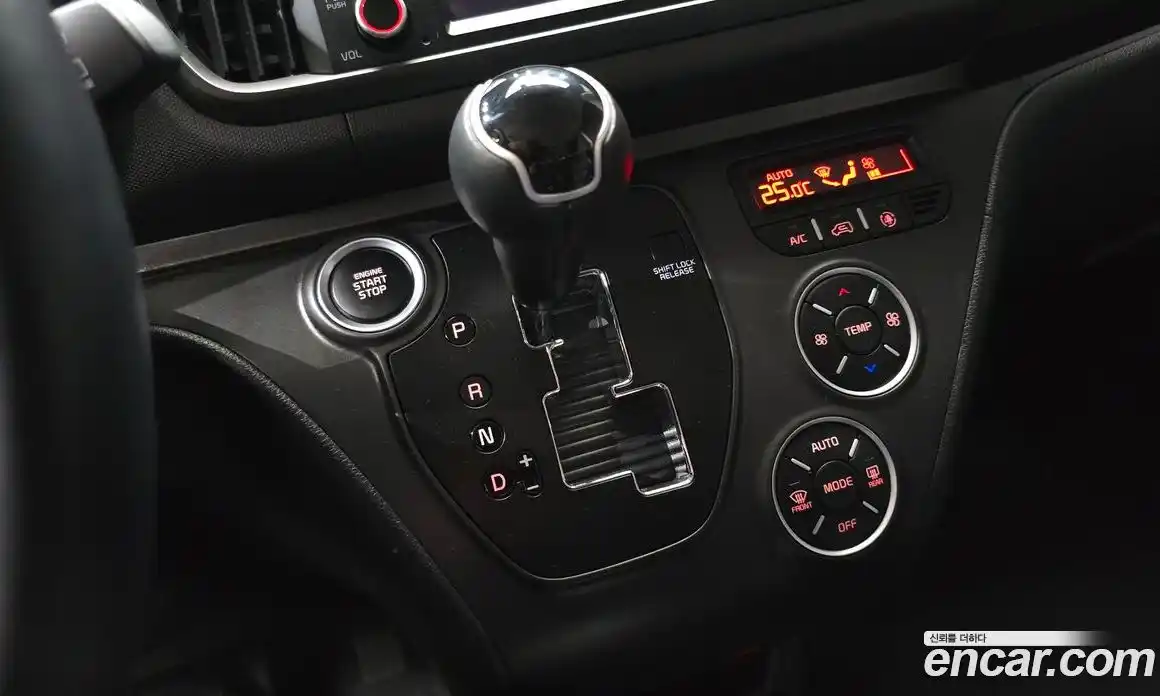 Kia Ray 2024 1.0 Автомат в Москве № 758640, фото 9