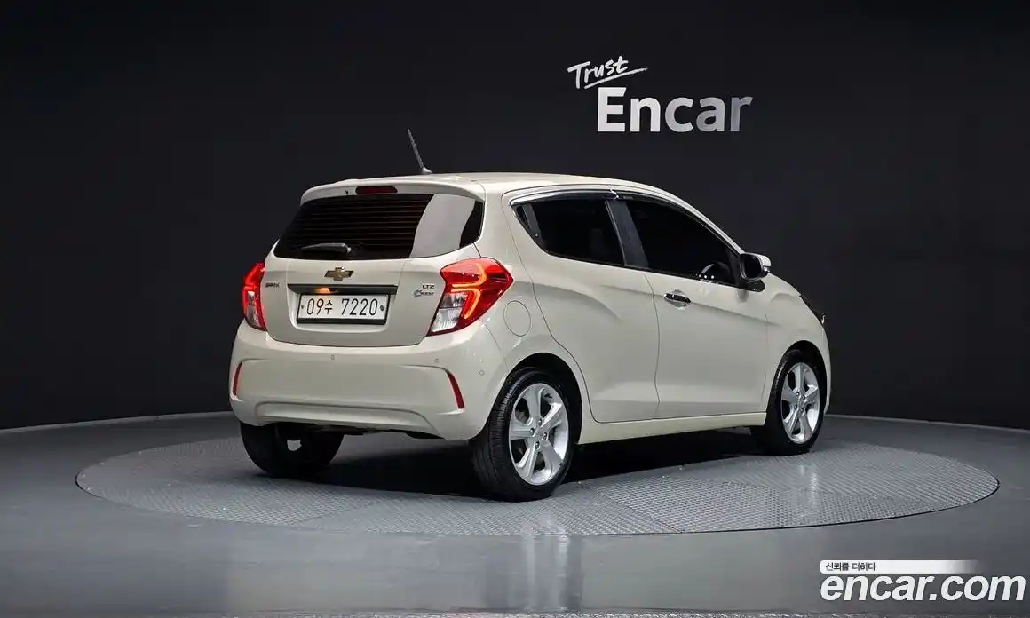 Chevrolet Spark 2017 1.0 Автомат в Москве № 760742, фото 2