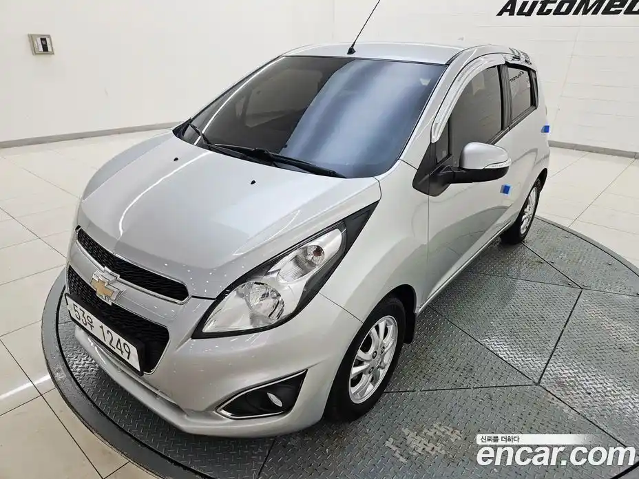Chevrolet Spark 2015 1.0 Автомат в Москве № 760922, фото 2
