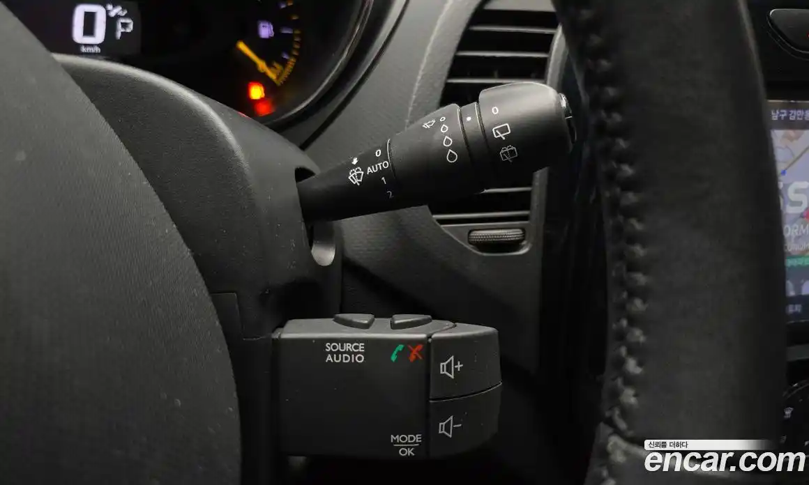 Renault QM3 2015 1.5 Автомат в Москве № 761186, фото 18