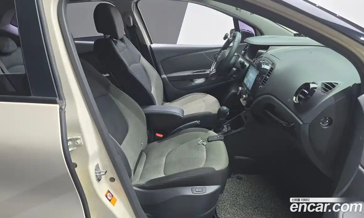 Renault QM3 2015 1.5 Автомат в Москве № 761186, фото 10