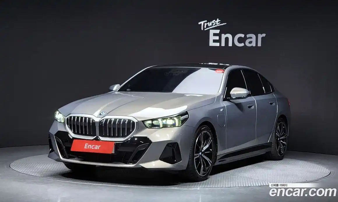 BMW 5-Series 2025 2.0 Автомат в Москве № 762176, фото 1