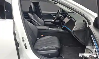 Mercedes-Benz E-Class 2025 2.0 Автомат в Москве № 763625, миниатюра 10