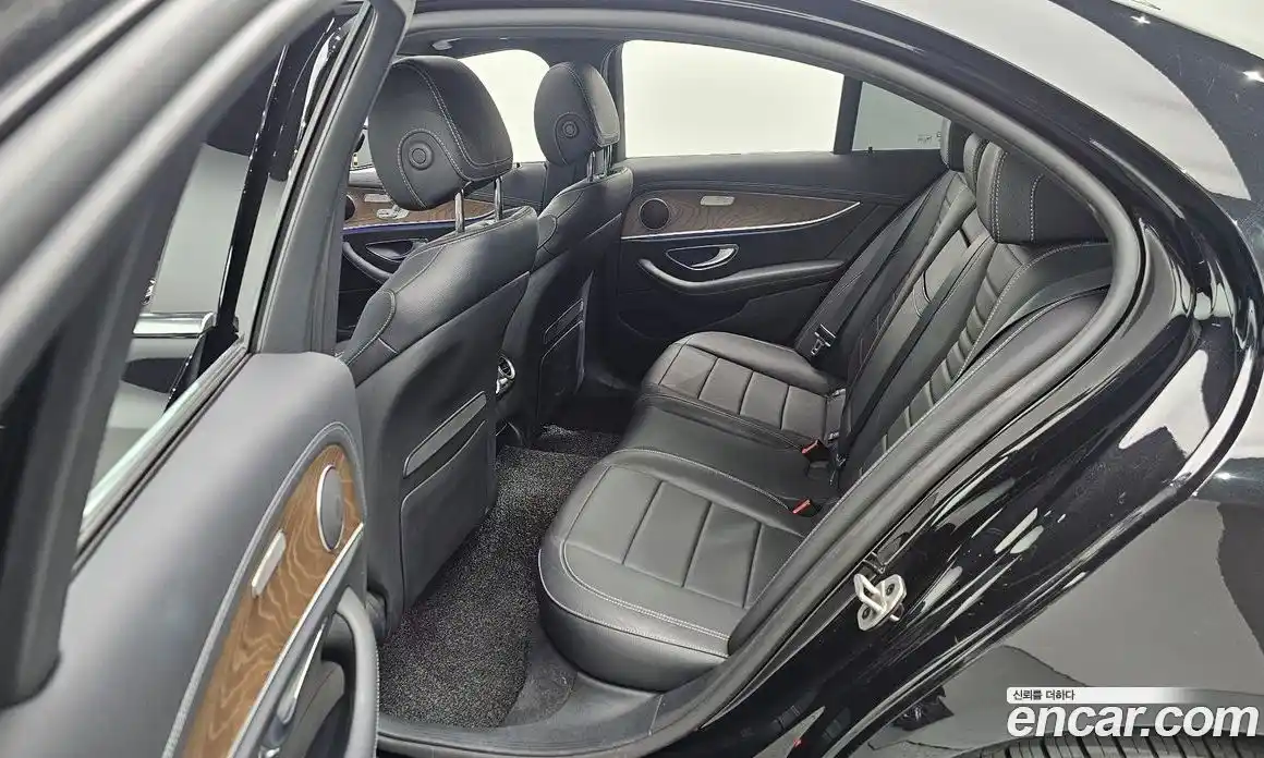 Mercedes-Benz E-Class 2022 2.0 Автомат в Москве № 764420, фото 13