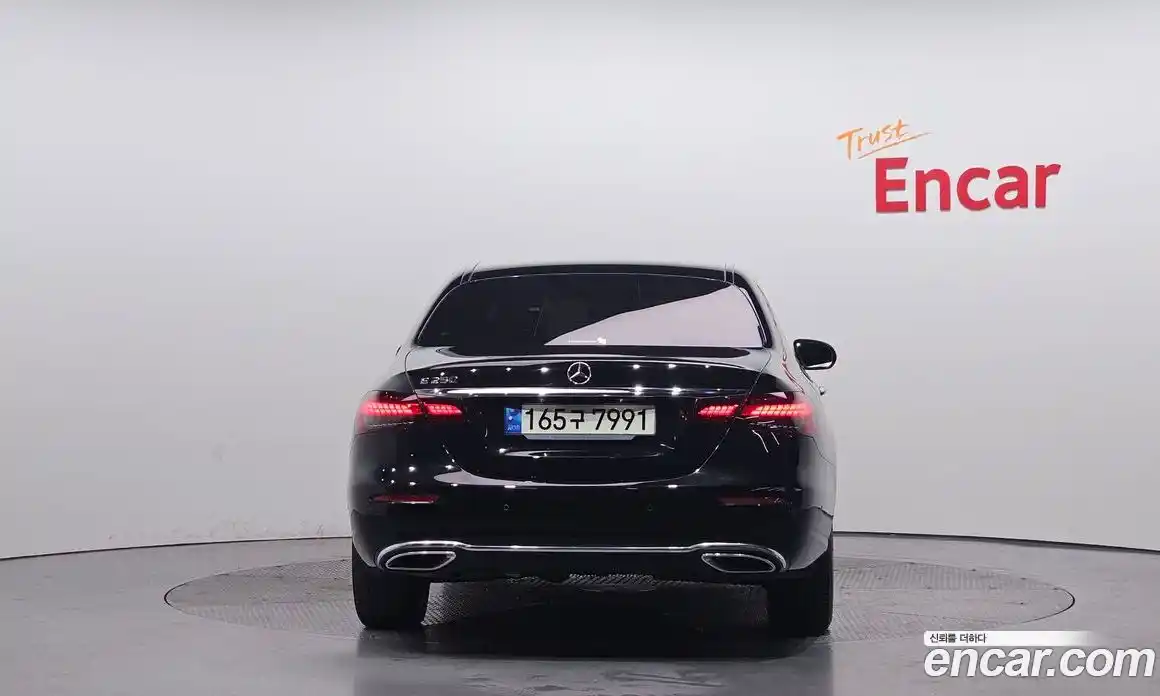 Mercedes-Benz E-Class 2022 2.0 Автомат в Москве № 764420, фото 4