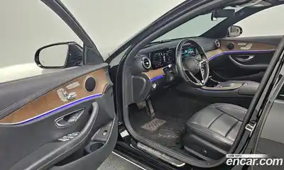 Mercedes-Benz E-Class 2022 2.0 Автомат в Москве № 764420, миниатюра 10