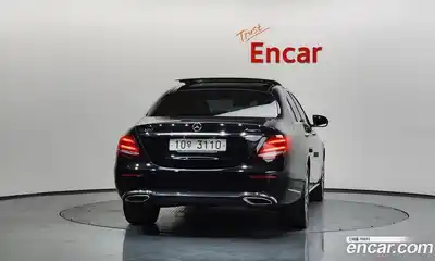 Mercedes-Benz E-Class 2018 3.0 Автомат в Москве № 764601, миниатюра 3