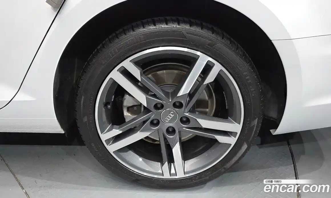 Audi A4 2019 2.0 Автомат в Москве № 764821, фото 4