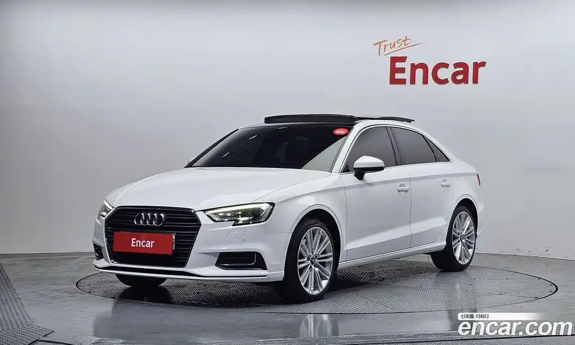 Audi A3 2018 2.0 Автомат в Москве № 764936, фото 1