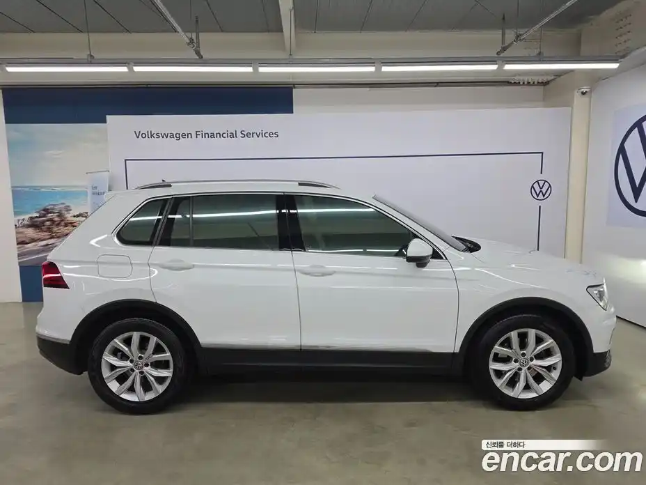 Volkswagen Tiguan 2020 2.0 Автомат в Москве № 767266, фото 19