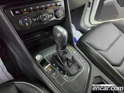 Volkswagen Tiguan 2020 2.0 Автомат в Москве № 767266, миниатюра 9