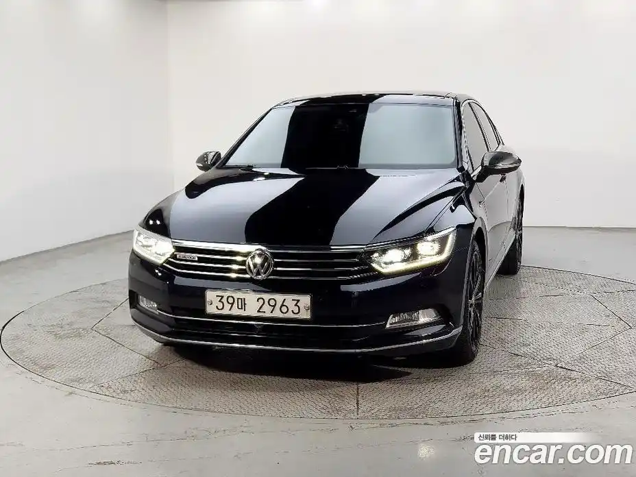 Volkswagen Passat 2018 2.0 Автомат в Москве № 767305, фото 2