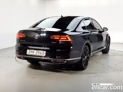 Volkswagen Passat 2018 2.0 Автомат в Москве № 767305, миниатюра 4