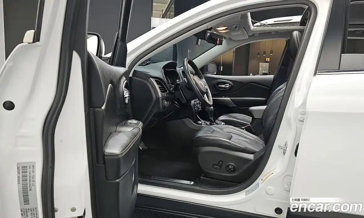 Jeep Cherokee 2020 2.4 Автомат в Москве № 767336, фото 10