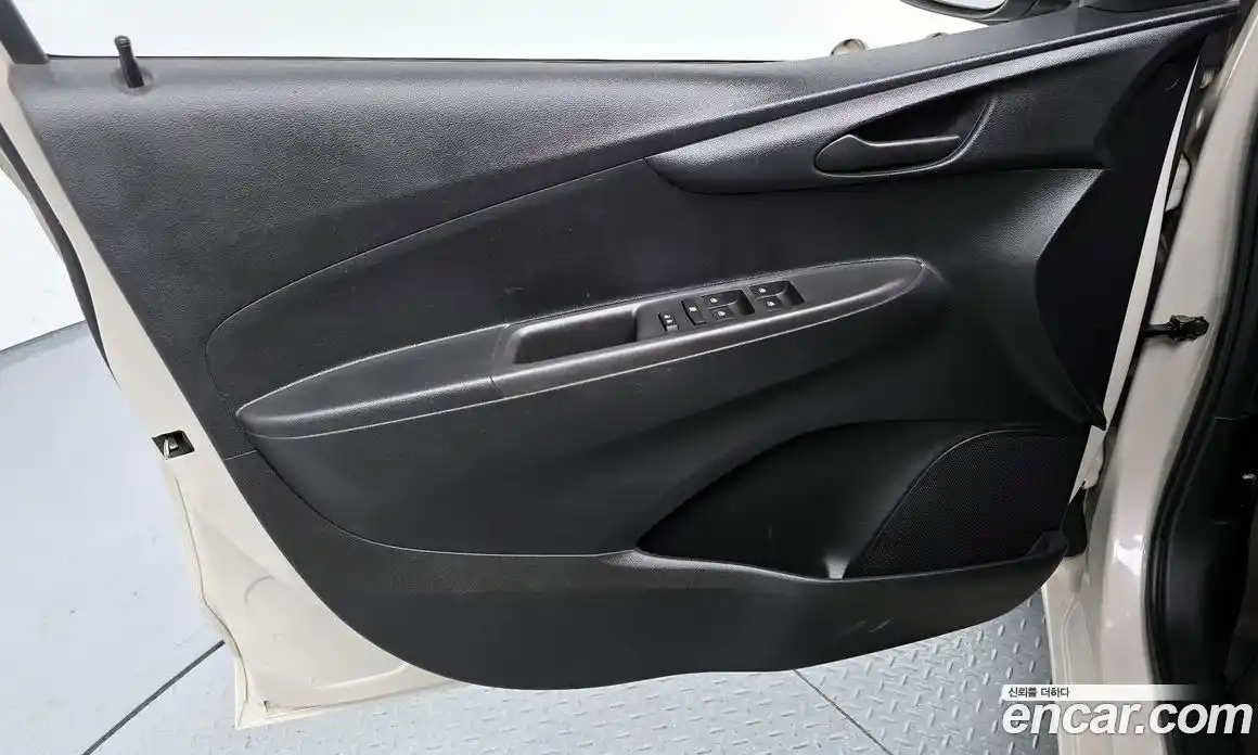 Chevrolet Spark 2016 1.0 Автомат в Москве № 103593, фото 17