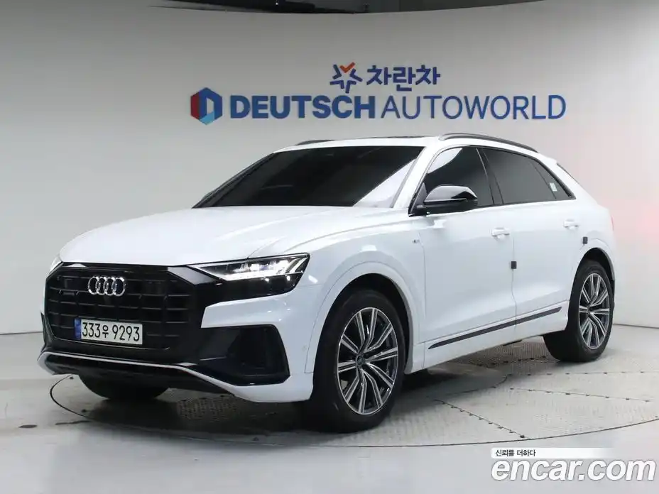 Audi Q8 2021 3.0 Автомат в Москве № 164096, фото 1