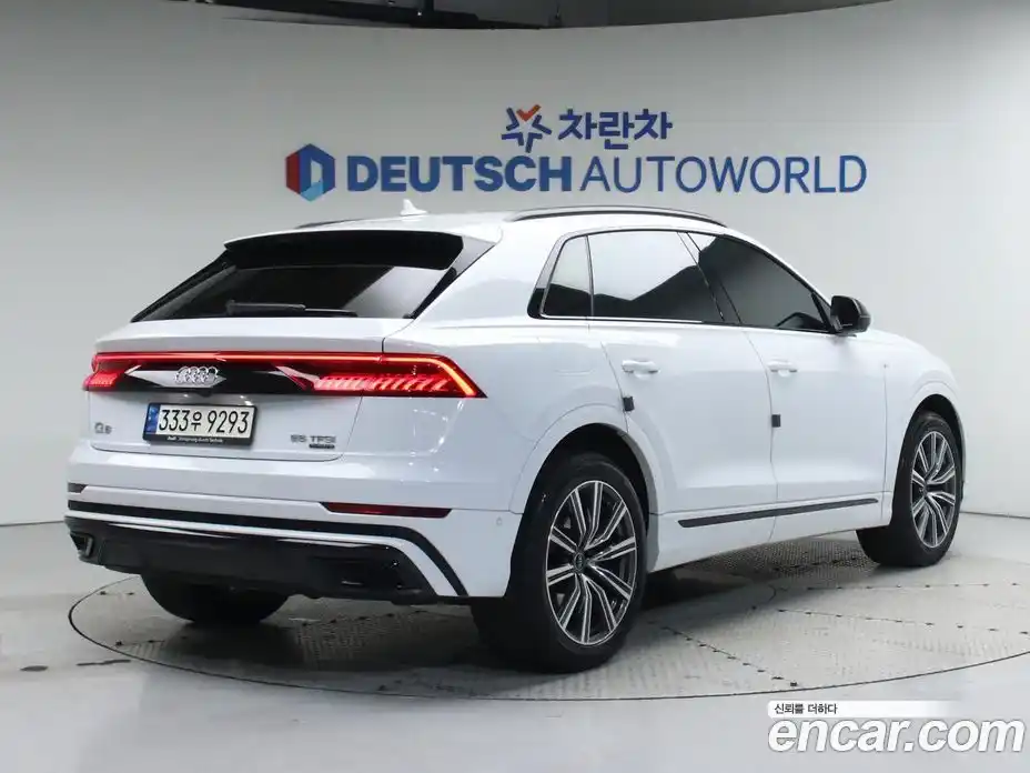 Audi Q8 2021 3.0 Автомат в Москве № 164096, фото 2