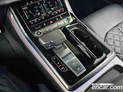 Audi Q8 2021 3.0 Автомат в Москве № 164096, миниатюра 9