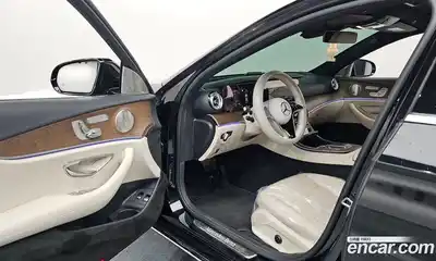 Mercedes-Benz E-Class 2021 2.0 Автомат в Москве № 194149, миниатюра 9