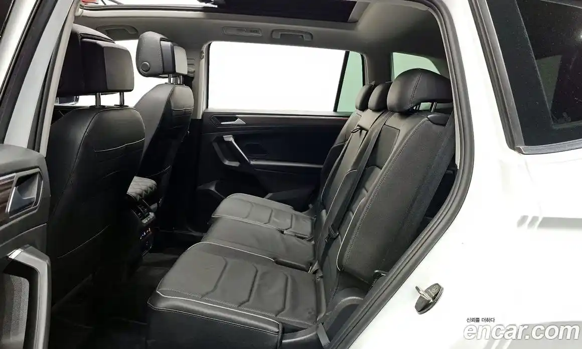 Volkswagen Tiguan 2023 2.0 Автомат в Москве № 198969, фото 12