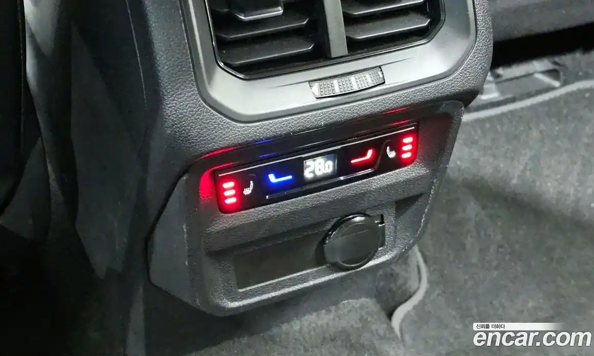 Volkswagen Tiguan 2023 2.0 Автомат в Москве № 198969, фото 19