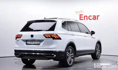 Volkswagen Tiguan 2023 2.0 Автомат в Москве № 198969, миниатюра 2