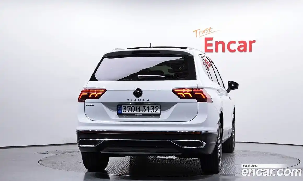 Volkswagen Tiguan 2023 2.0 Автомат в Москве № 198969, фото 4